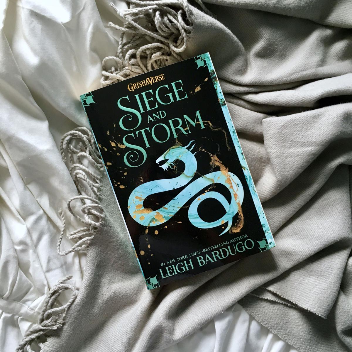 Siege and Storm (The Shadow and Bone Trilogy #2) by Leigh Bardugo