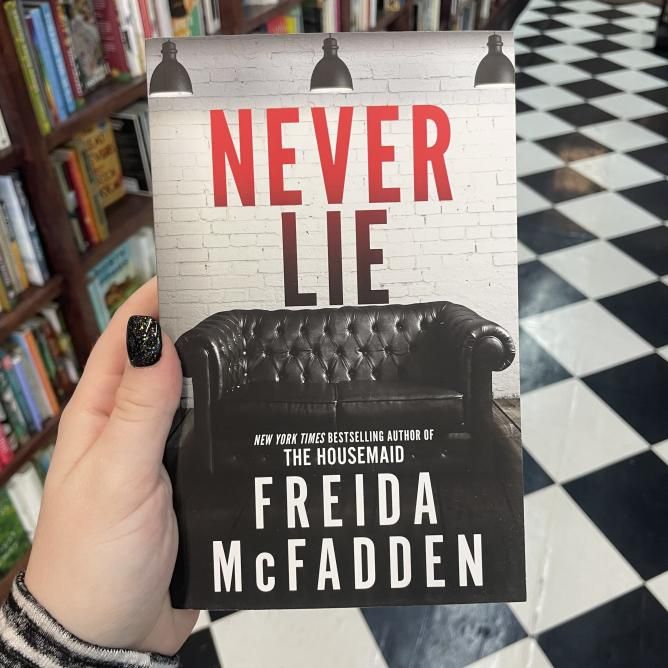 Never Lie book by Freida McFadden